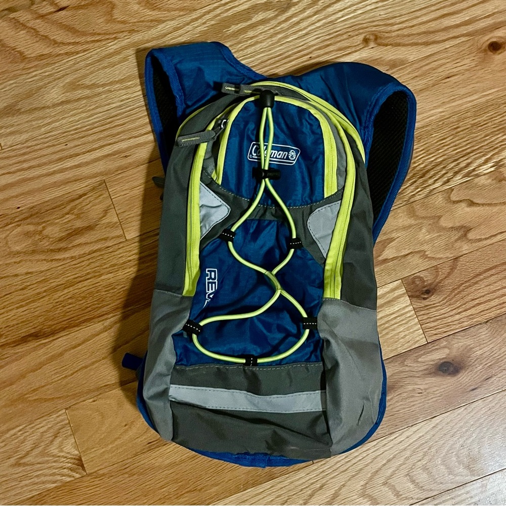 Coleman Revel 8L Hydration Backpack Blue Grey, Gift Idea